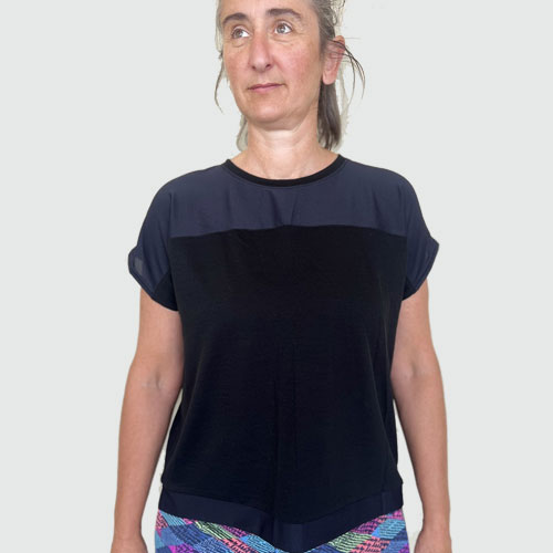 Move Tee Black mesh merino front Annette Feb 2024
