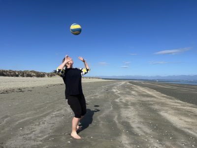 beach volley ball. Play sprot clothing for women. LiveLifeMove e1722306189659